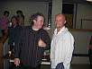 Mike im Gespr�ch mit Graphiker Wolfgang Hartl