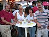 Helmut und Annemarie (2. v. r.) Waldhardt mit Sparkassendirektor Kurt Krejci (rechts) mit Gattin Silvia