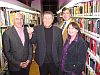 Edelfeder Helmut A. Gansterer mit B�chereileiterin Birgit Rigler, Kulturstadtrat Kurt Pichelbauer und KV-Obmann Johannes Authried