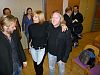 Seefried herzt ihren Filmpartner Gregor Seeberg