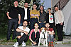 Familie Lässig mit Hypo Neunkirchen Sponsor Johann Gallée (2. v. l.) und KV-Obmann Johannes Authried (links)